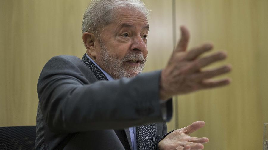 presidente-lula-concede-sua-primeira-entrevista-depois-que-foi-preso-aos-jornalistas-monica-bergamo-da-folha-e-florestan-fernandes-do-el-pais-1559814189819_v2_900x506