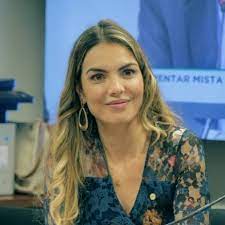 “Volta às aulas é questão de segurança pública”, afirma defensora pública”