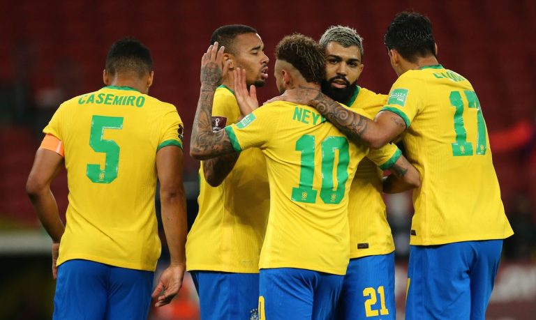 Brasil vence marcação do Equador e dispara na ponta das Eliminatórias.
