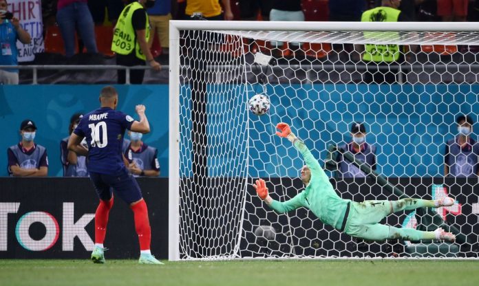 2021-06-28t221756z_1_lynxnpeh5r1do_rtroptp_4_soccer-euro-fra-swi-report