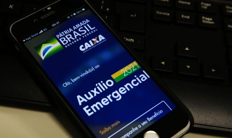 Trabalhadores nascidos em julho podem sacar o auxílio emergencial.
