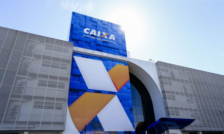Trabalhadores nascidos em fevereiro podem sacar auxílio emergencial.