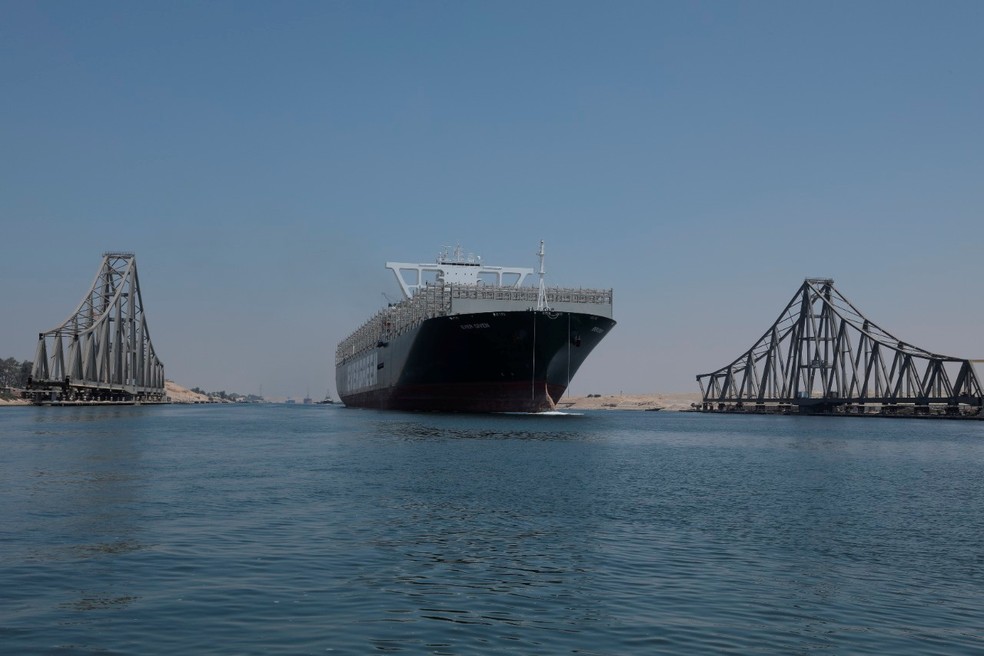 2021-08-20t132901z-1577934114-rc219p9ep5m7-rtrmadp-3-egypt-suez-canal-ship