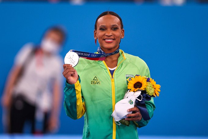 Rebeca Andrade conquista ouro para o Brasil na ginástica artística. Rebeca Andrade conquista ouro para o Brasil na ginástica artística.