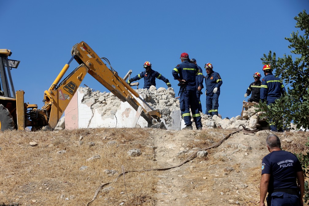 2021-09-27t082743z-479093441-rc2lxp9bjcw8-rtrmadp-3-greece-quake (2)