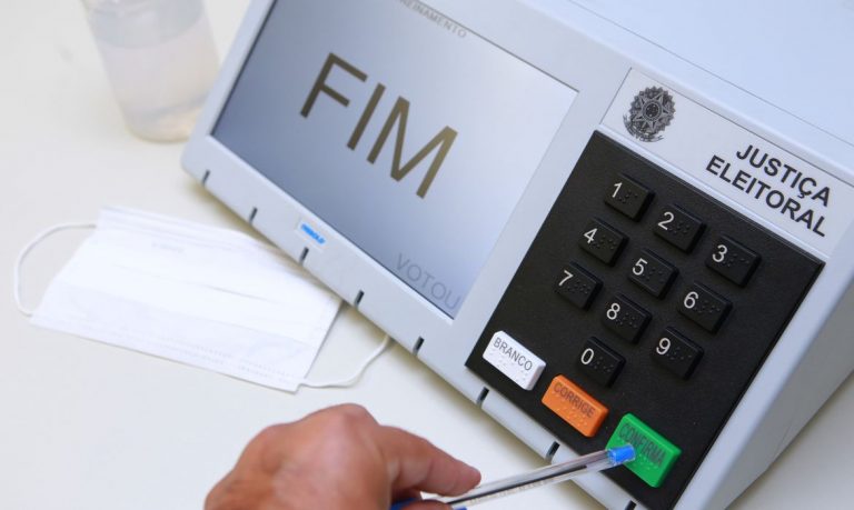 TSE inicia testes de segurança da urna eletrônica para eleição de 2022.