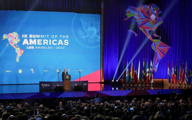 Presidentes Bolsonaro e Biden fazem reunião bilateral nos EUA.
