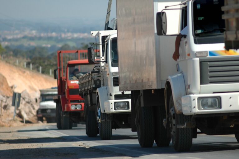 Prazo para motoristas autônomos fazerem a autodeclaração para receber o Benefício Caminhoneiro foi prorrogado para 10 de outubro.