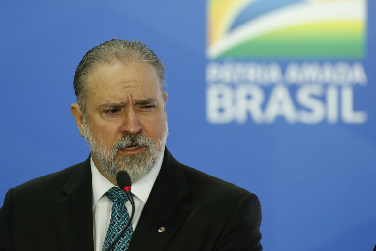 PGR passou a ser ‘sabotada’ com representações falsas, diz Aras em vídeo.