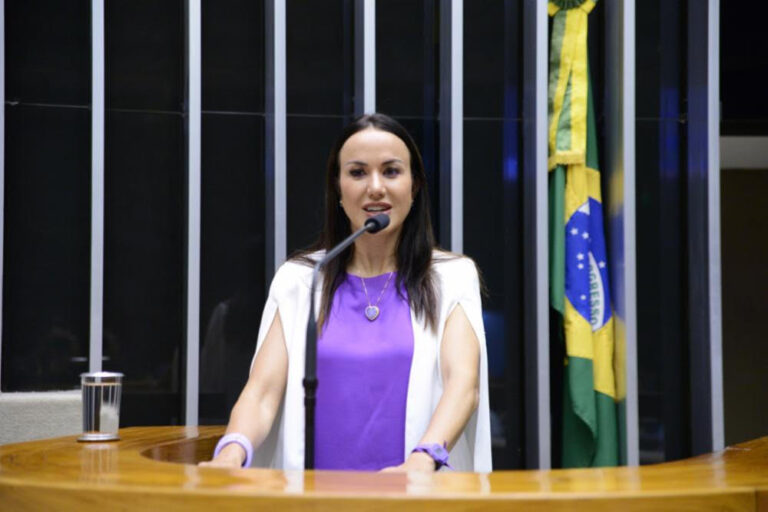 Categorias de trabalhadores apresentam reivindicações a candidatos.