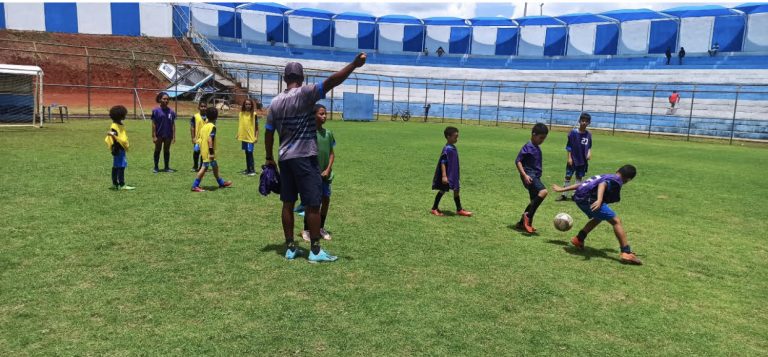 500 vagas gratuitas para quem sonha em se tornar jogador de futebol.