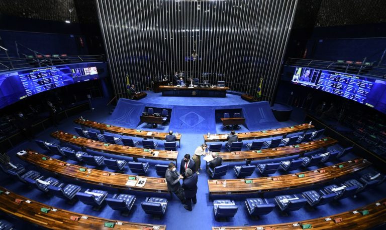 Senado aprova PEC da Transição.