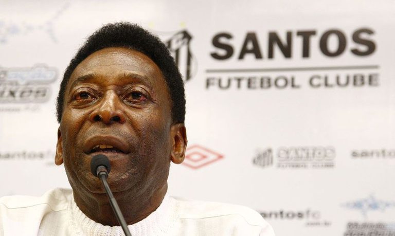 Pelé responde ao tratamento contra infecção respiratória.