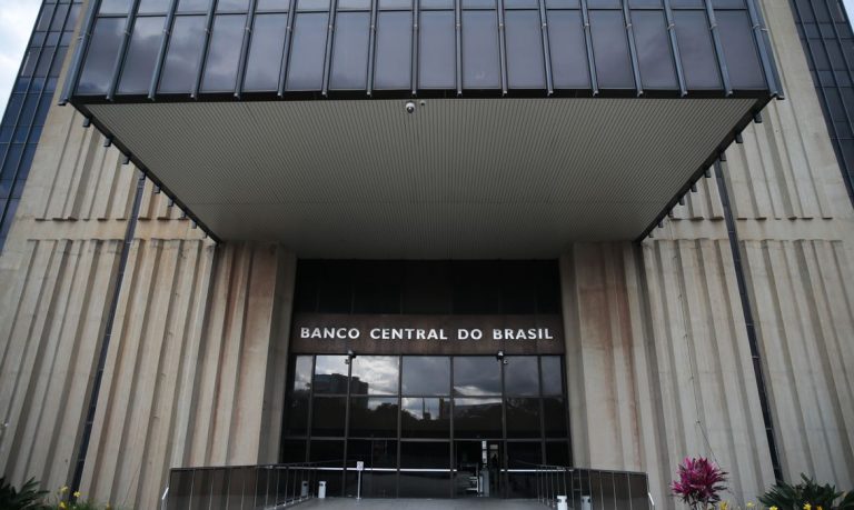 Mercado financeiro eleva projeção de inflação para 2023.