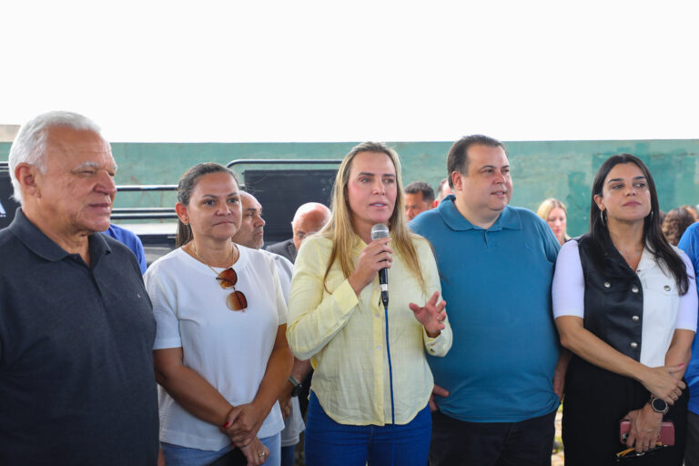 Governo entrega campo sintético e piscinas reformados em Planaltina.