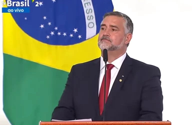 DISCURSO DO MINISTRO PAULO PIMENTA AO ASSUMIR A SECRETARIA DE COMUNICAÇÃO SOCIAL DA PRESIDÊNCIA DA REPÚBLICA. DISCURSO DO MINISTRO PAULO PIMENTA AO ASSUMIR A SECRETARIA DE COMUNICAÇÃO SOCIAL DA PRESIDÊNCIA DA REPÚBLICA.