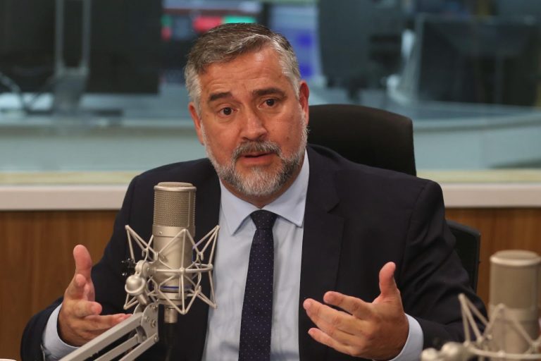 Ministro Paulo Pimenta reafirma compromisso do Governo Federal com liberdade de expressão e exercício profissional dos jornalistas.