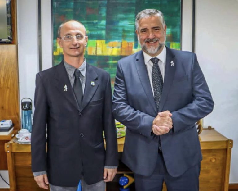 SECOM firma parceria com o Conselho Nacional de Saúde para combater notícias falsas. SECOM firma parceria com o Conselho Nacional de Saúde para combater notícias falsas.