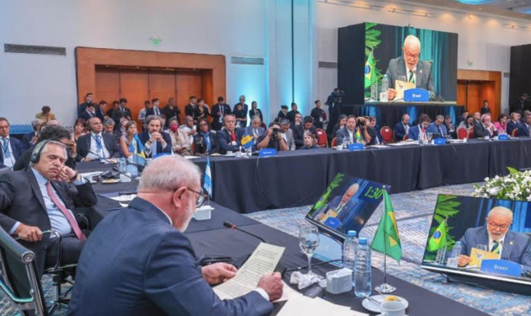 Lula defende diálogo e apoio mútuo entre países latino-americanos na VII Cúpula da Celac.