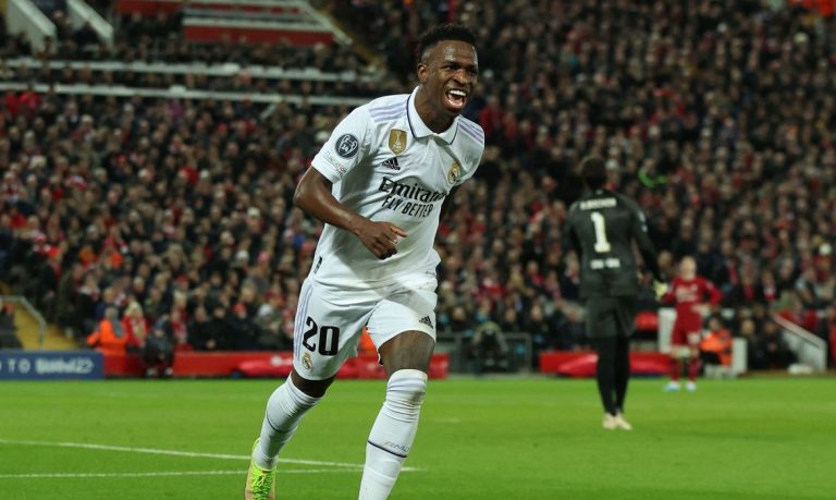 Vinícius Júnior comanda o Real Madrid em vitória sobre o Liverpool. Vinícius Júnior comanda o Real Madrid em vitória sobre o Liverpool.