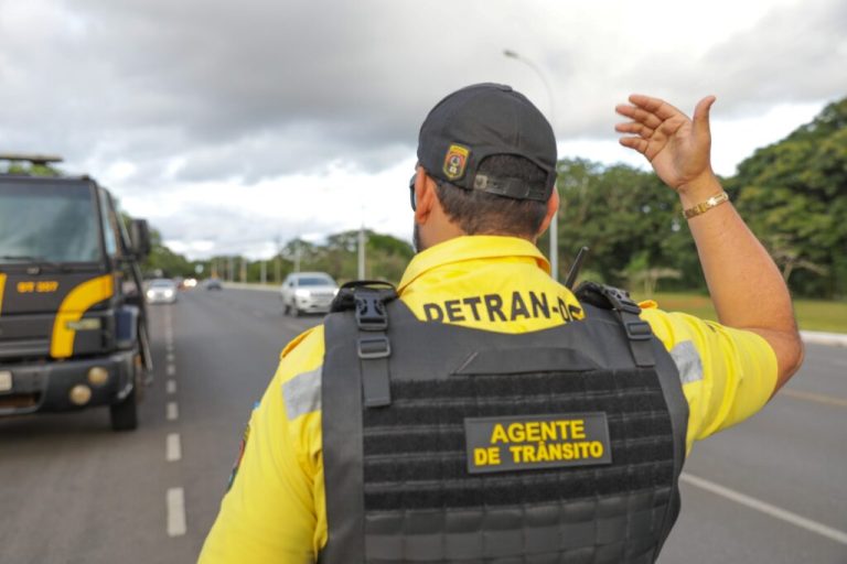 Retirados 80 motoristas alcoolizados das ruas nesta madrugada.