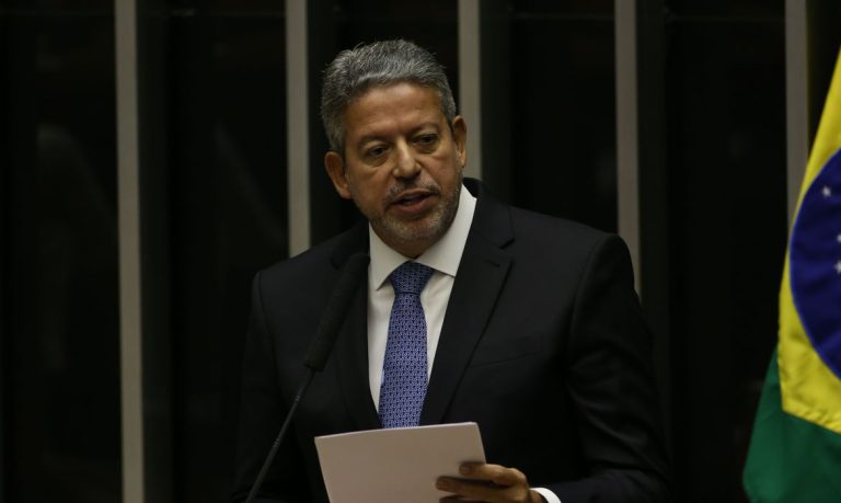Arthur Lira é reeleito para presidência da Câmara dos Deputados.