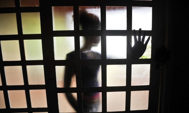 Meninas de 10 a 14 anos de idade são maioria das vítimas de estupros. Meninas de 10 a 14 anos de idade são maioria das vítimas de estupros.