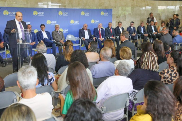 Governador assina nomeação de 235 novos servidores da Defensoria Pública.