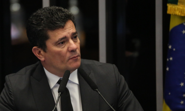 Moro pede apoio do PT e do governo federal em projeto que endurece leis contra o crime organizado. Moro pede apoio do PT e do governo federal em projeto que endurece leis contra o crime organizado.