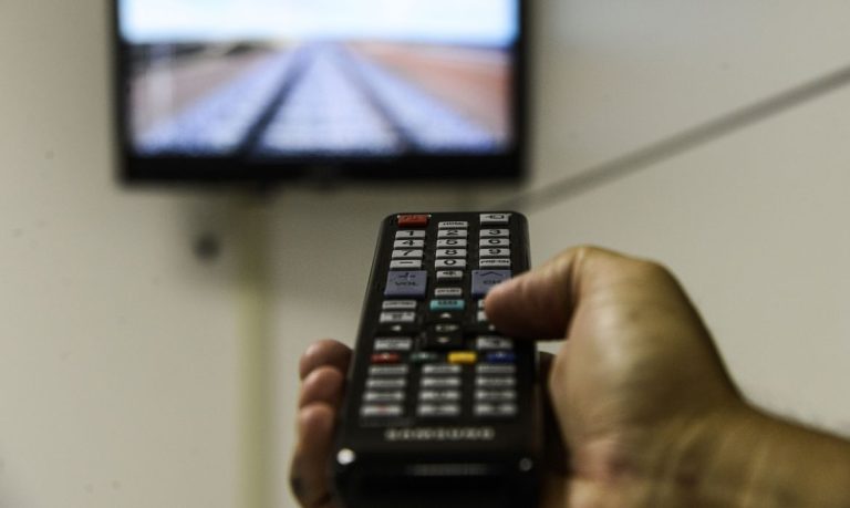 Famílias de baixa renda podem solicitar parabólica digital gratuita. Famílias de baixa renda podem solicitar parabólica digital gratuita.