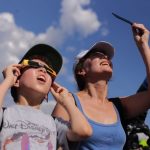 Brasilienses vão ao Planetário observar o eclipse solar anular