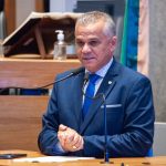Deputado Pastor Daniel de Castro propõe proibição de atletas transgêneros em competições femininas