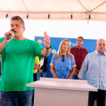 Daniel Donizet e Ibaneis Rocha inauguram pavimentação da Vicinal-361 no Gama