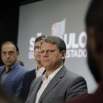 Governo Tarcísio deu 5 vezes mais emendas a deputados que votaram para privatizar Sabesp