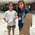 Vídeo: fã de 9 anos ganha autógrafo de Paul McCartney em Brasília