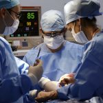 Hospital Regional de Santa Maria realiza cirurgia inovadora com Prótese de Revisão de Joelho