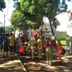 Durante enterro no DF, terreno cede e 10 pessoas caem dentro de cova