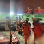 Motorista perde controle, bate em carro e veículo invade casa no DF