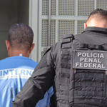 Vídeo mostra Fernandinho Beira-Mar chegando ao presídio federal do RN