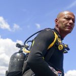 DF: conheça o mergulhador que resgata objetos perdidos no Lago Paranoá