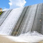 Barragem do Descoberto verte antes da data esperada