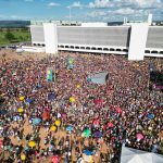 Blocos de Carnaval têm monitoramento de drones e câmeras no DF