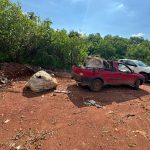 Caminhonetes são apreendidas por descarte de lixo em unidade de conservação