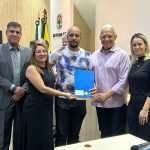 Feirantes recebem autorização para uso de bancas por 15 anos