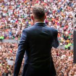 Bispo Bruno Leonardo lota estádio em Brasília neste domingo (17/3)