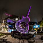 Programação de março no Hard Rock Cafe Curitiba celebra datas comemorativas com ações especiais