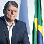 Tarcísio defende a Polícia Militar e dá recado para jornalista esquerdista