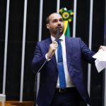 STF recebe pedido para incluir Eduardo Bolsonaro e Gustavo Gayer em investigações do 8/1