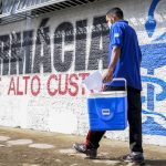 Mais de 10 mil pacientes recebem remédios gratuitos em casa todo mês