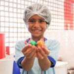 Crianças do Jardim de Infância 314 Sul visitam fábrica de chocolate